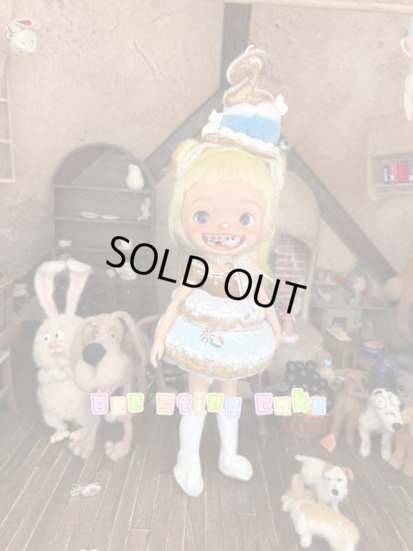 Photo2: Bee Sting Cake (2)