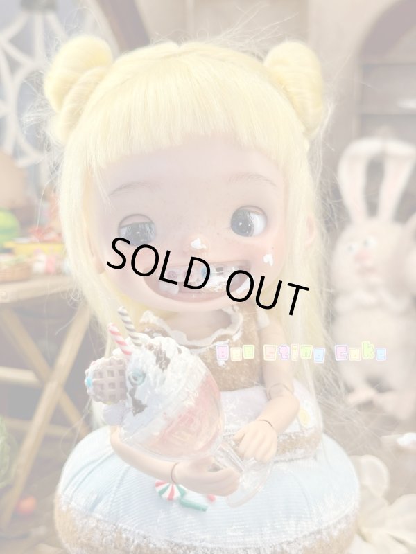 Photo1: Bee Sting Cake (1)