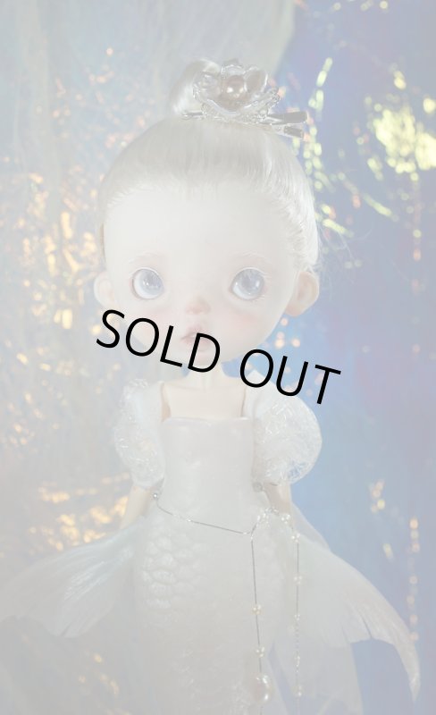 Photo2: mermaid-White carp (2)