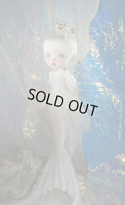 Photo1: mermaid-White carp (1)